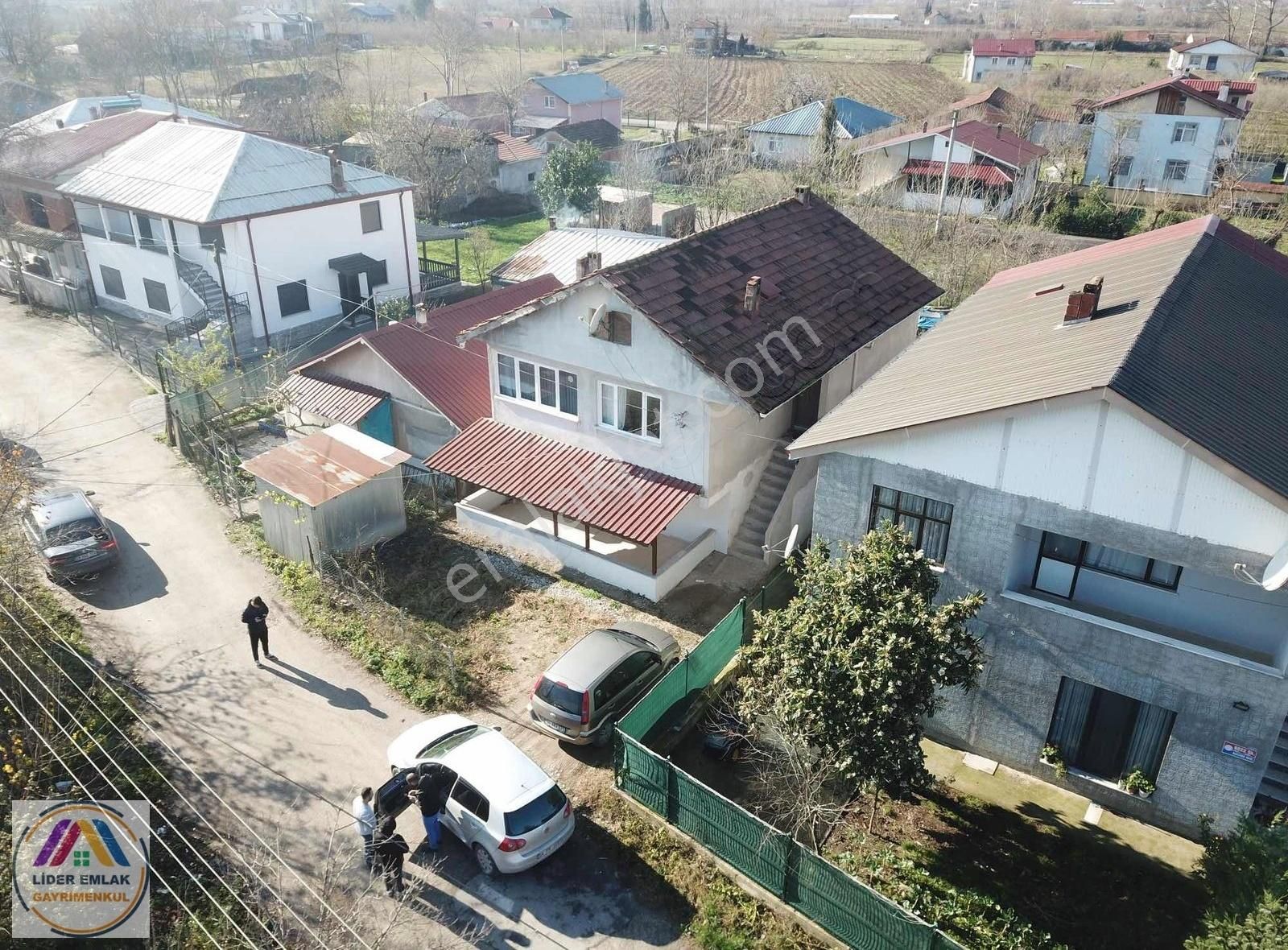 Akyazı Hastahane Satılık Müstakil Ev Lider Emlaktan 330 M2 Arsa İçinde 2 Daireli Müstakil Ev