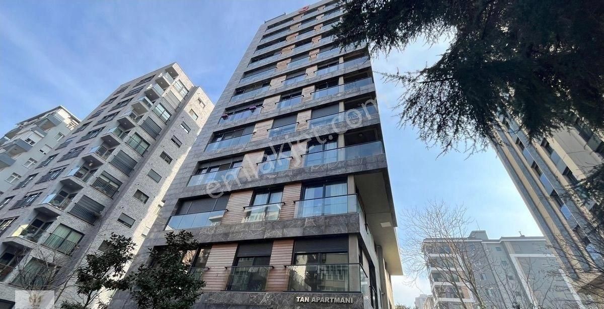 Kadıköy Erenköy Satılık Daire Caddebostan Bağdat Caddesi Paralel Prestijli Binada Temiz 2+1