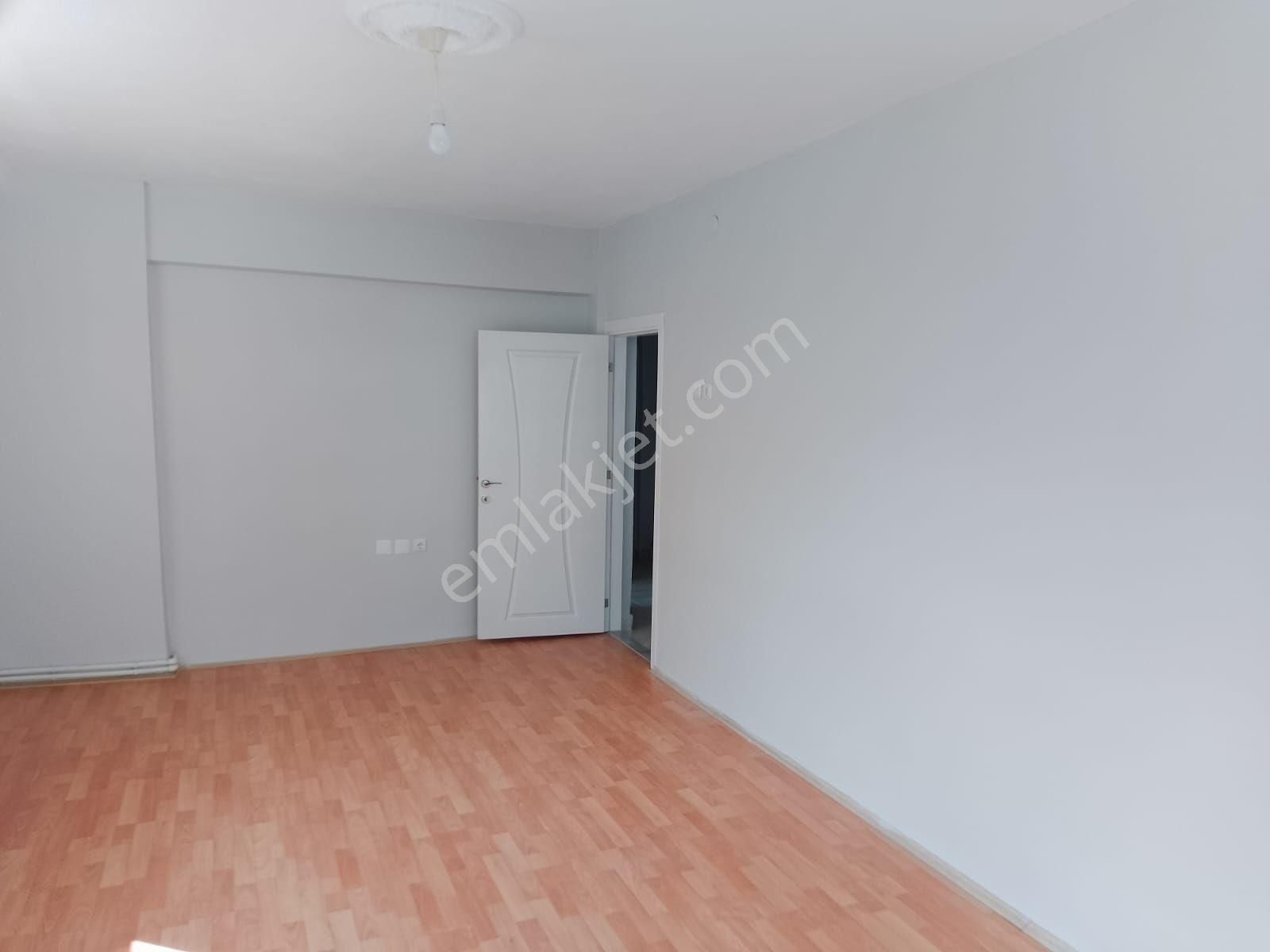 Akçay Emlak'tan Akşehir Stadyum Yanında Ara Kat Sıfırdan Farksız Satılık 3+1 Daire - Görsel 13