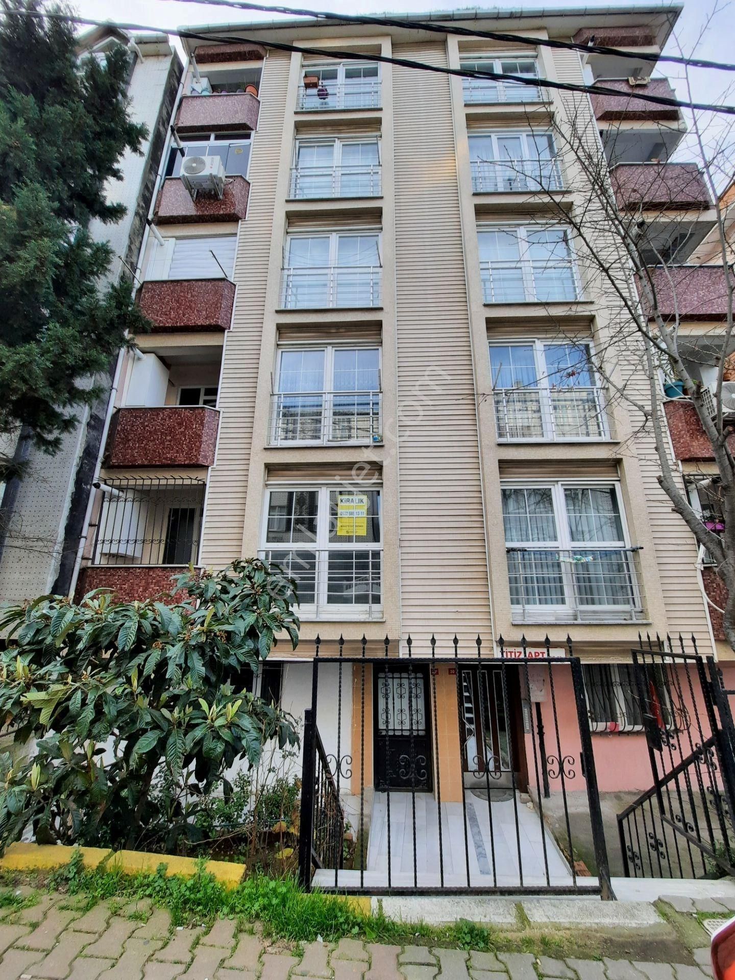 İstanbul Eyüpsultan Metroya Yakın Kiralık Daire Binevler De Merkezi Konumda 3+1 Kiralık Daire