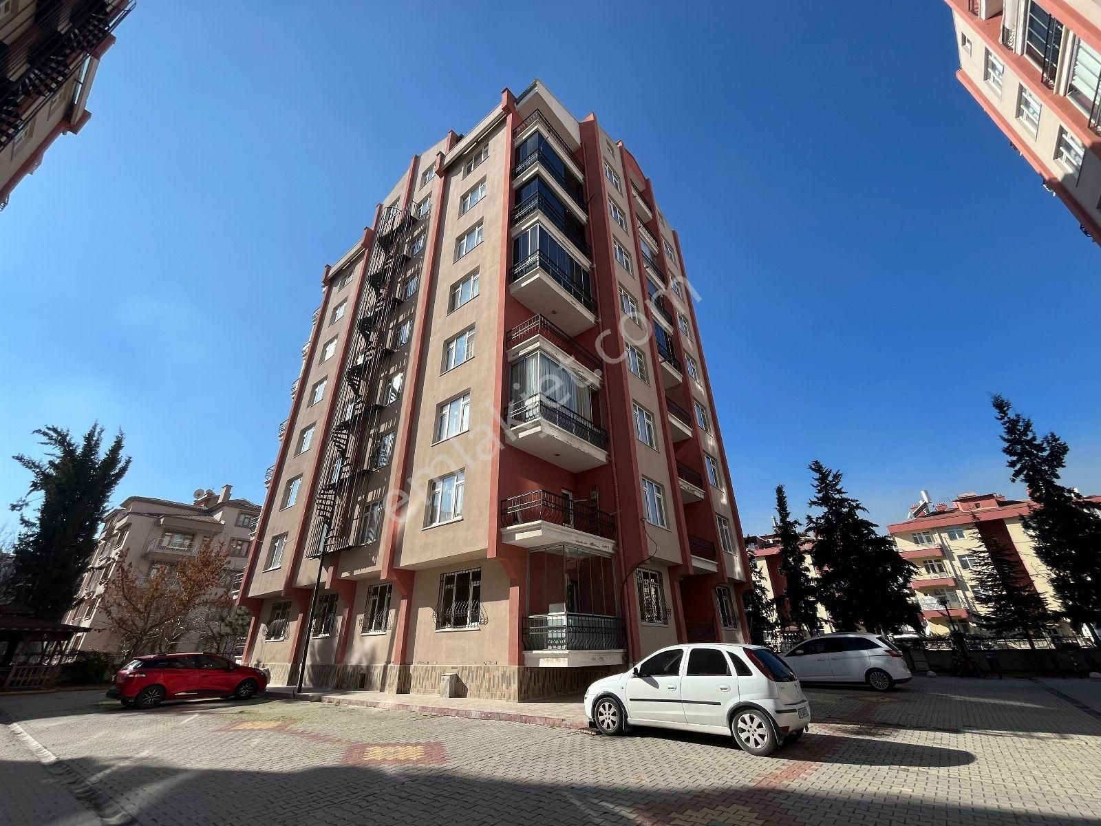 Selçuklu Yazır Satılık Daire Yazır Mah. Selvi 2 Sitesi 4+1 Satılık Daire