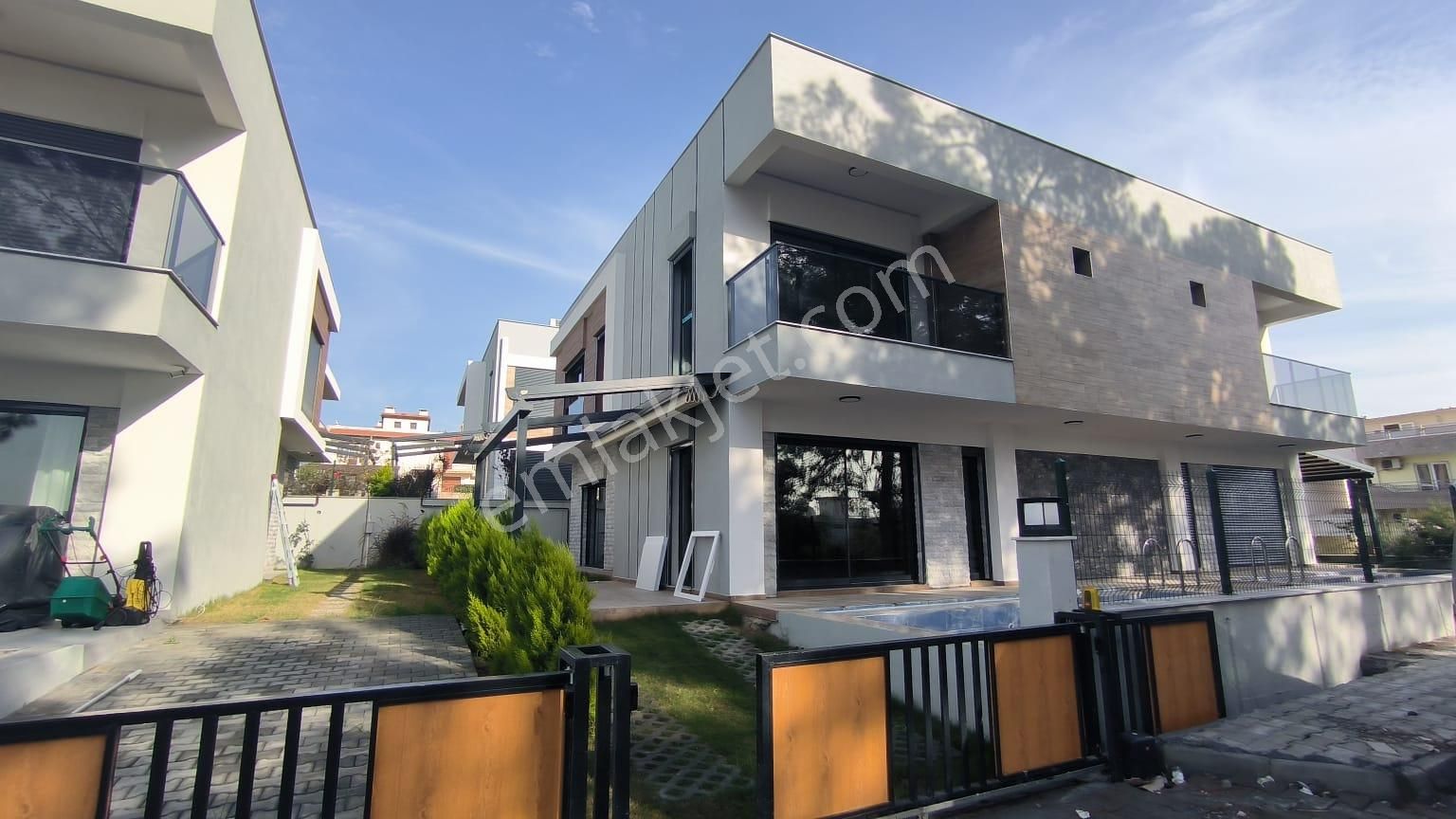 Kuşadası Kadınlar Denizi Satılık Villa Kadınlar Denizinin En Özel Projesinde Ultralüx Havuzlu Villa