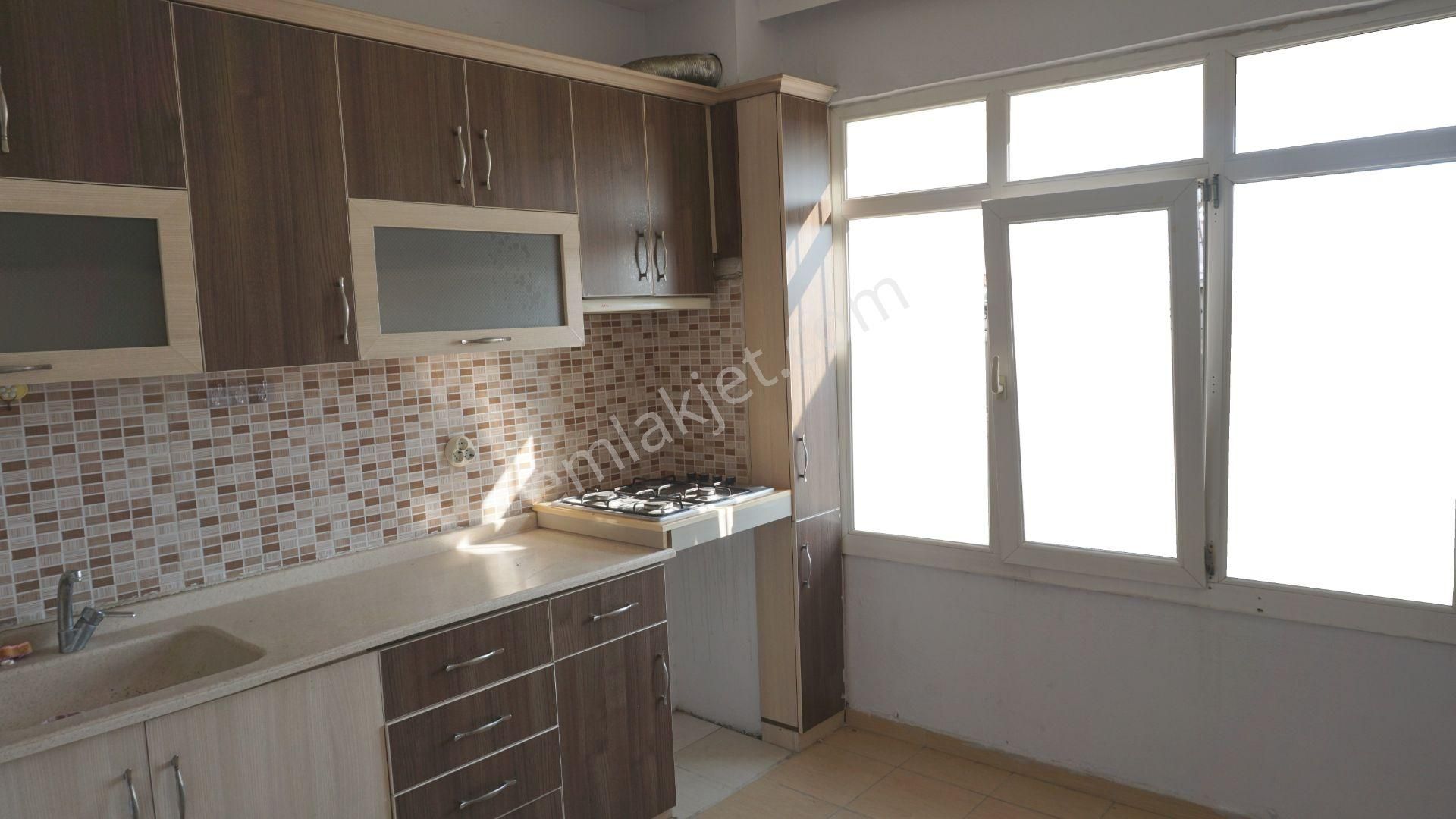 Çiğli Küçük Çiğli Kiralık Daire Çiğli K.çiğli De Kiralık 3+1 Daire İzban Yakını Çiğli Serkan Emlak Dan