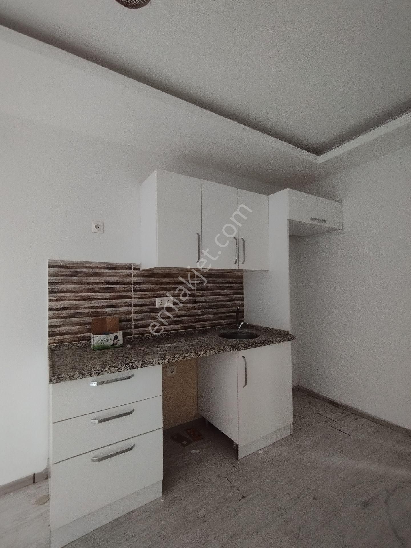 Çukurova Kurttepe Kiralık Daire Çukurova Kurttepe`de Bahçeli 1+1 Boş Daire