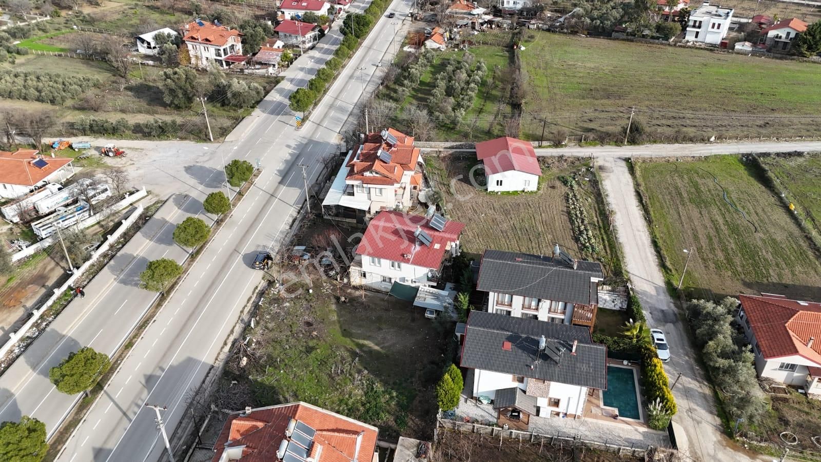 Goldhouse Dan Satılık Anayola Sıfır Ticari Arsa 500m2 - Görsel 8