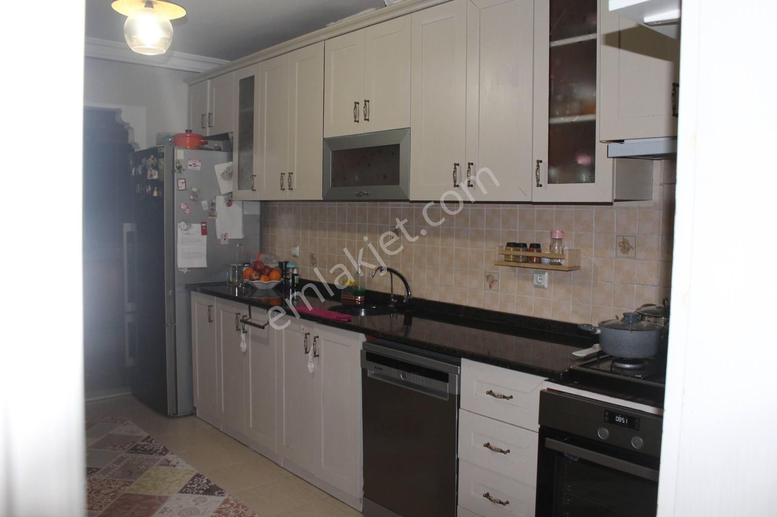 Menderes Mithatpaşa Satılık Daire Güleç Gayrimenkul 3+1 Satılık 140 M2 Daire