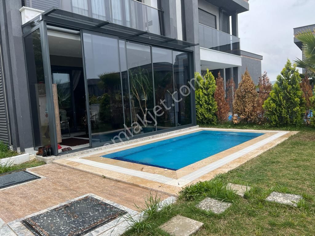 Kuşadası Karaova Satılık Villa Kuşadası Karaova'da Satılık Özel Havuzlu Villa