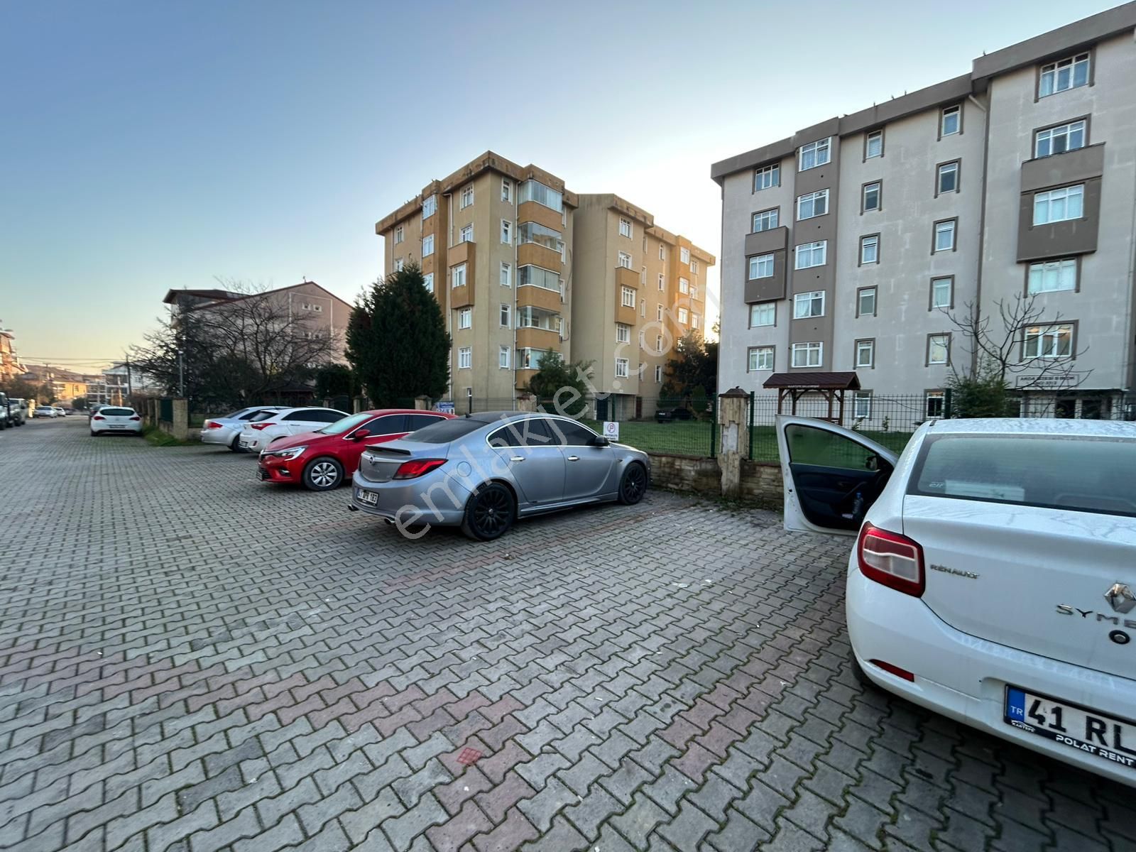 Kartepe Ataevler Satılık Daire Remax Palas'tan Kartepe Arda Sitesi'nde 3+1 Satılık Daire