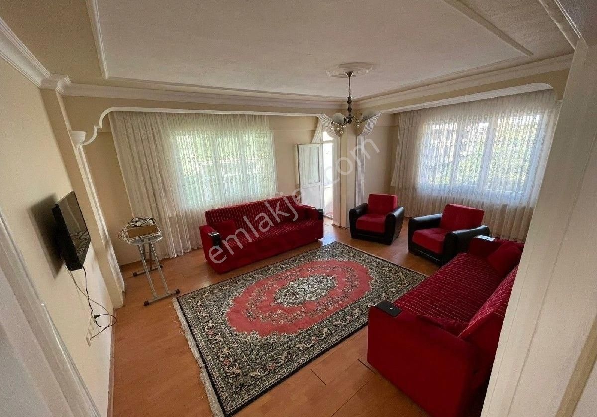 Avcılar Gümüşpala Kiralık Daire Avcılar Gümüşpala 130 M2 10 Yıllık Eşyalı 3+1