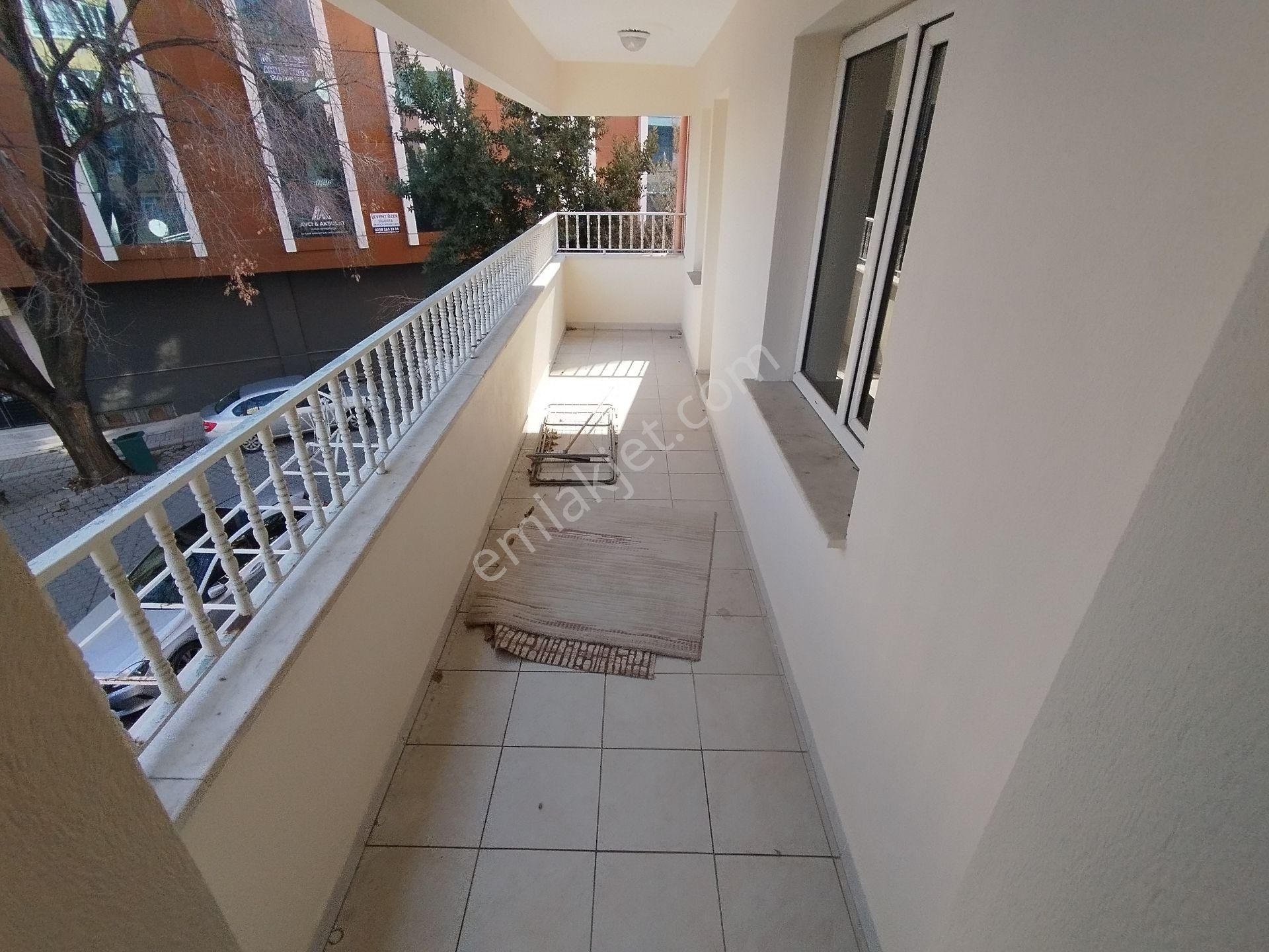 Denizli 15 Mayıs Mahallesi 559 Sokak Bakkal Üzeri 1.kat 200 M2.daire - Görsel 10