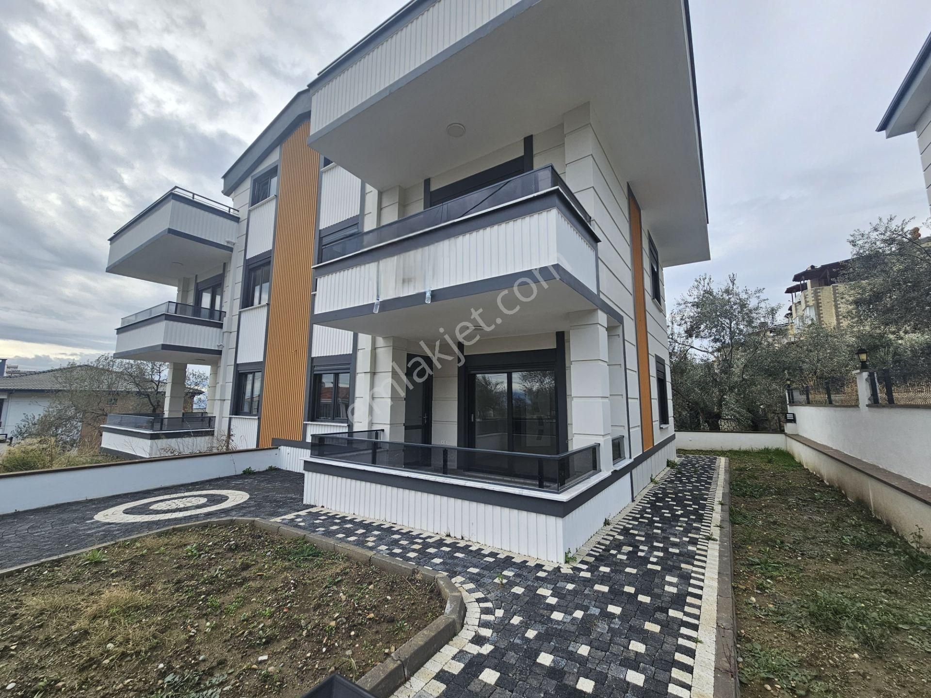 Edremit Altınoluk Satılık Villa Avcıdan Balıkesir Edremit Altınolukta Deniz Ve Dağ Manzaralı 4+1 Sıfır Villa