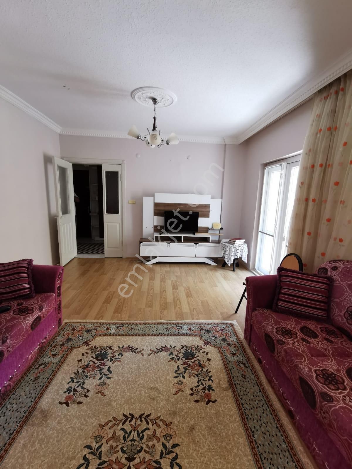 Adana Yüreğir Site İçerisinde Kiralık Daire Adana Yüreğir Kışla Dsi Tokilerde Eşyalı 3+1 Geniş Doğalgazlı Kiralık Daire