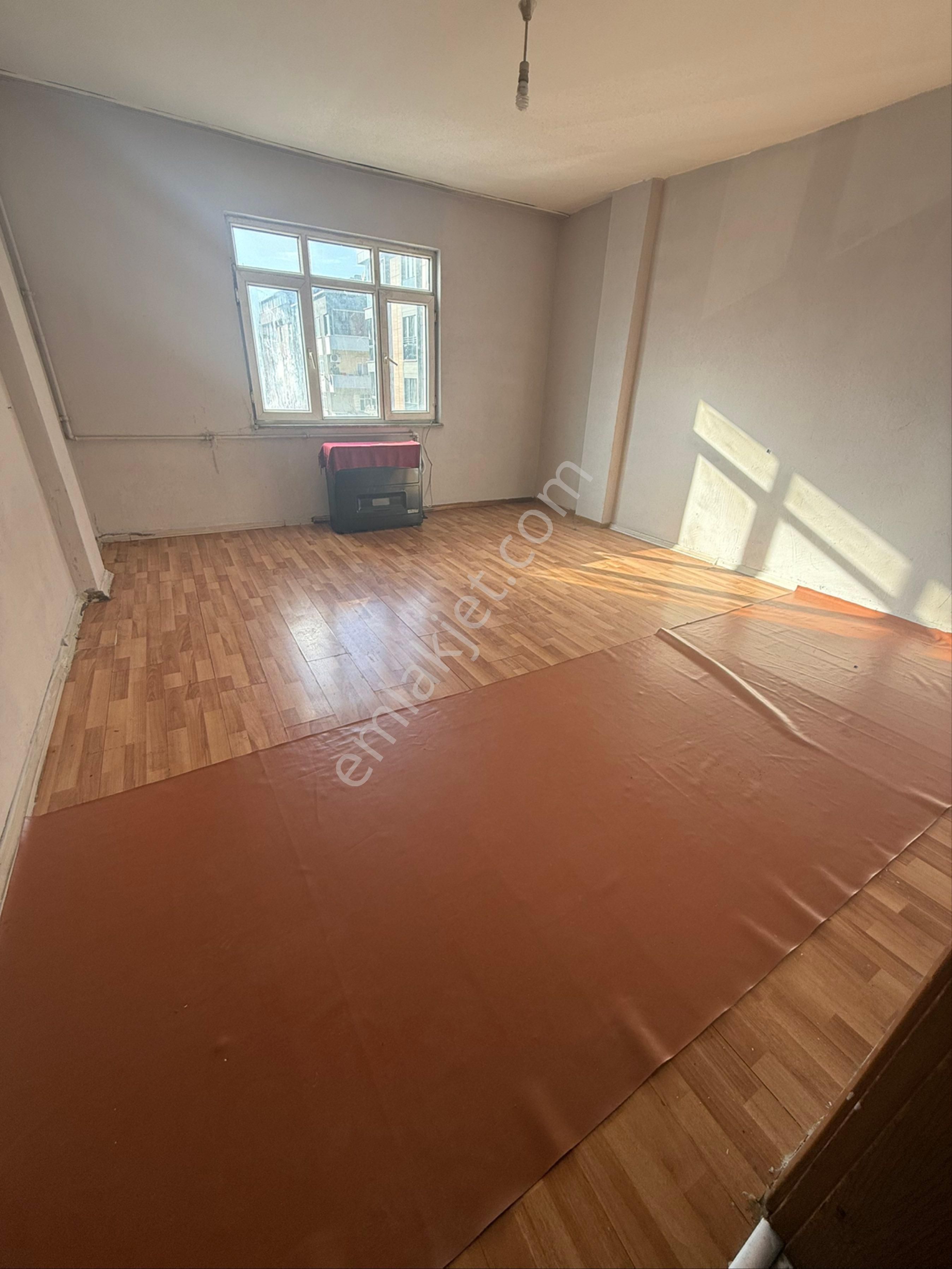 Sultangazi Cebeci Kiralık Daire Cebeci Mahallesi 1+1 75 M2 Kat 1 Doğalgaz Sobalı Kiralık Daire