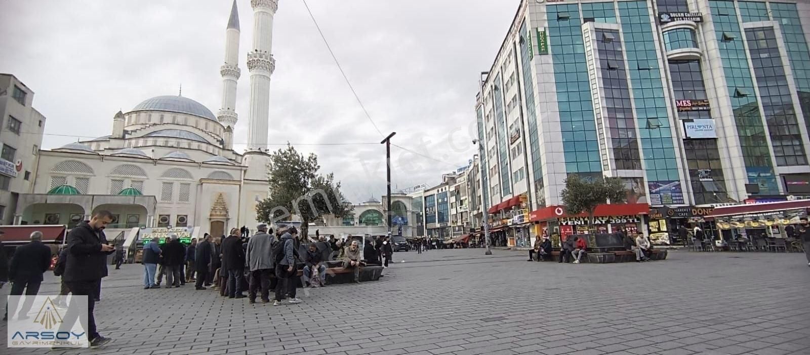 Esenyurt Bağlarçeşme Satılık Ofis Esenyurt Cumhuriyet Meydanında Satılık 90m2 Dükkan (meydan Cephe