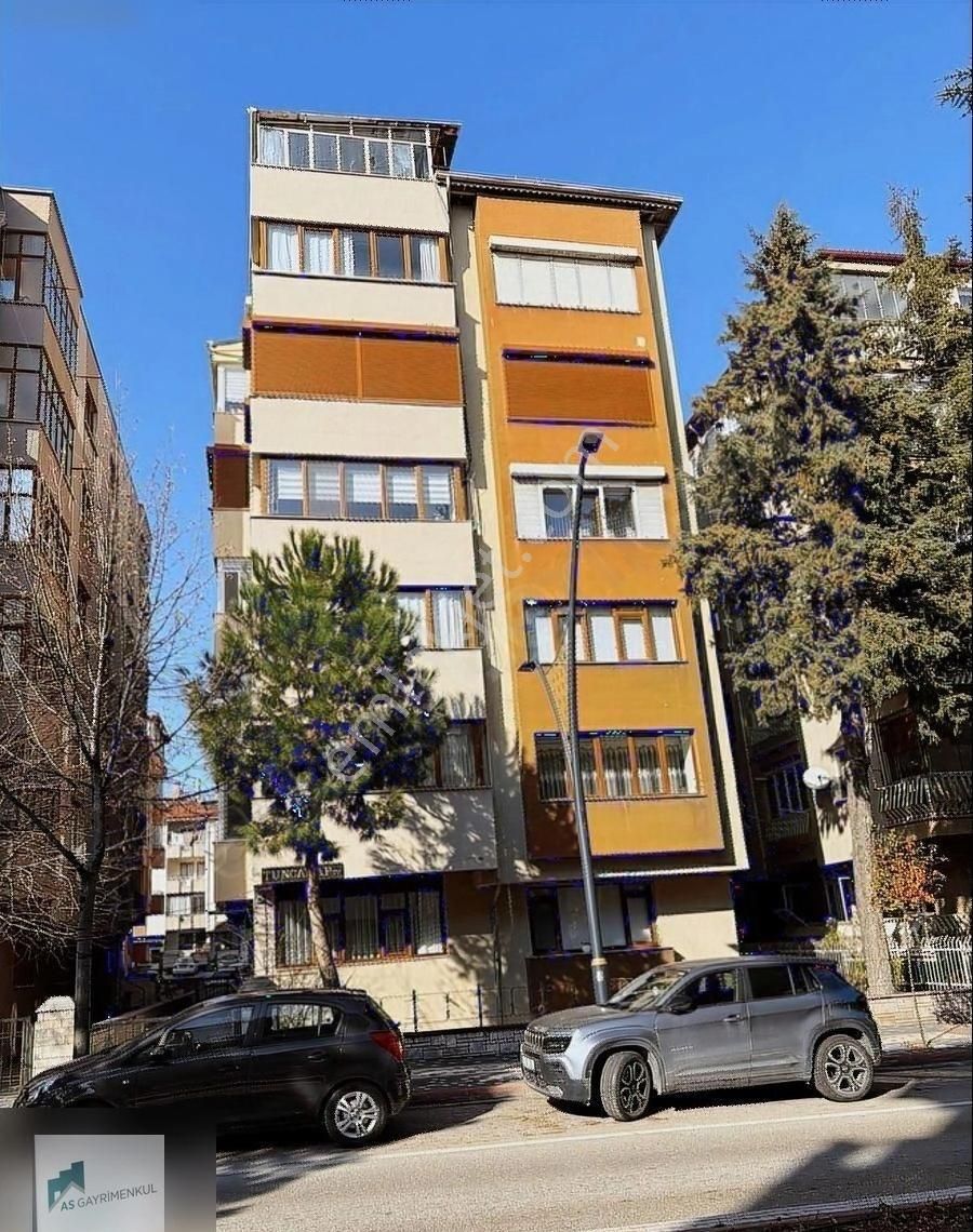 Isparta Merkez İstiklal Satılık Daire İstiklal Mahallesi Ana Cadde Üzeri 1+1 Eşyalı Satılık Daire