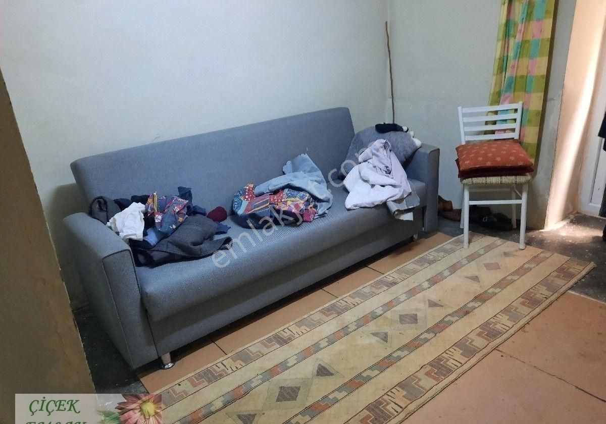 Çankaya Emek Kiralık Daire Aşti Ye Yakın Bahçe Katı 1+1 Sobalı/elektrik Ocaklı