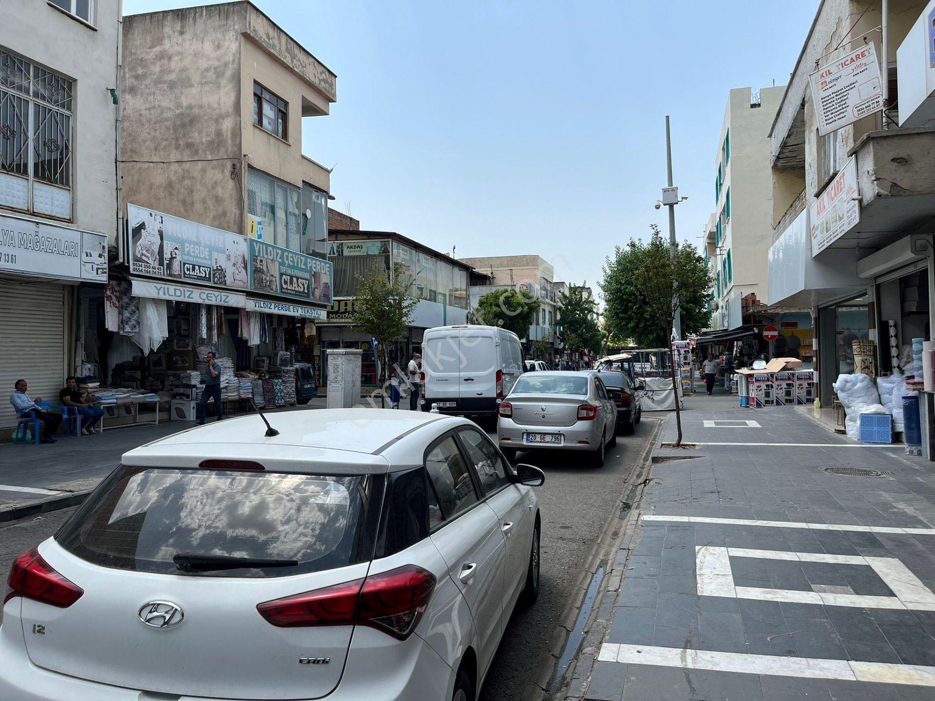 Emlak 72 Den Çarşı Mahalesinde Satılık Komple Dükkan - Görsel 5