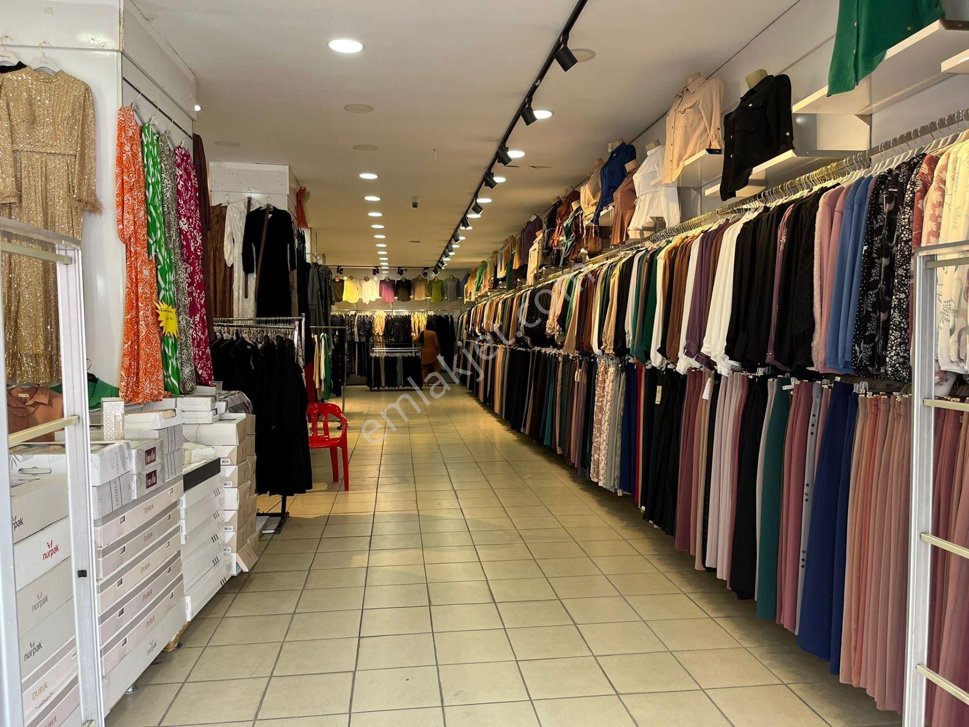 Emlak 72 Den Çarşı Mahalesinde Satılık Komple Dükkan - Görsel 4