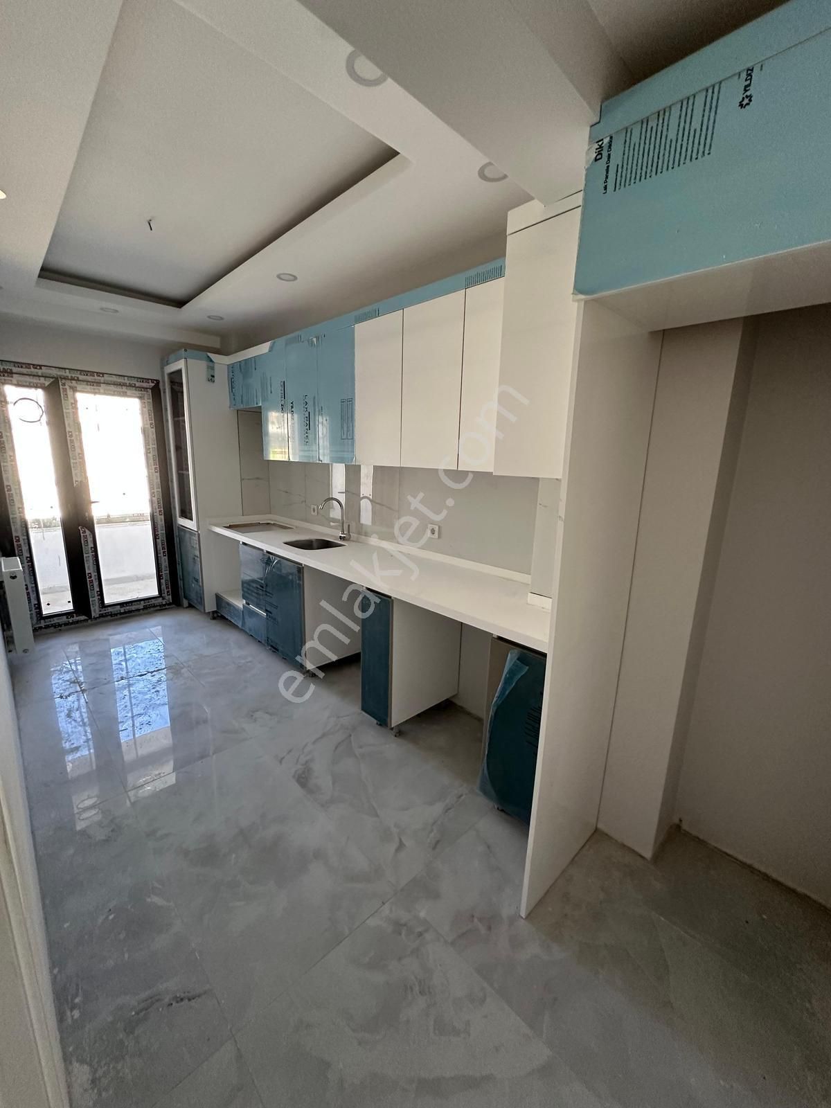 Esenyurt Akçaburgazda 2+1 Sıfır Kombili Ankastreli Acil Satılık Daire