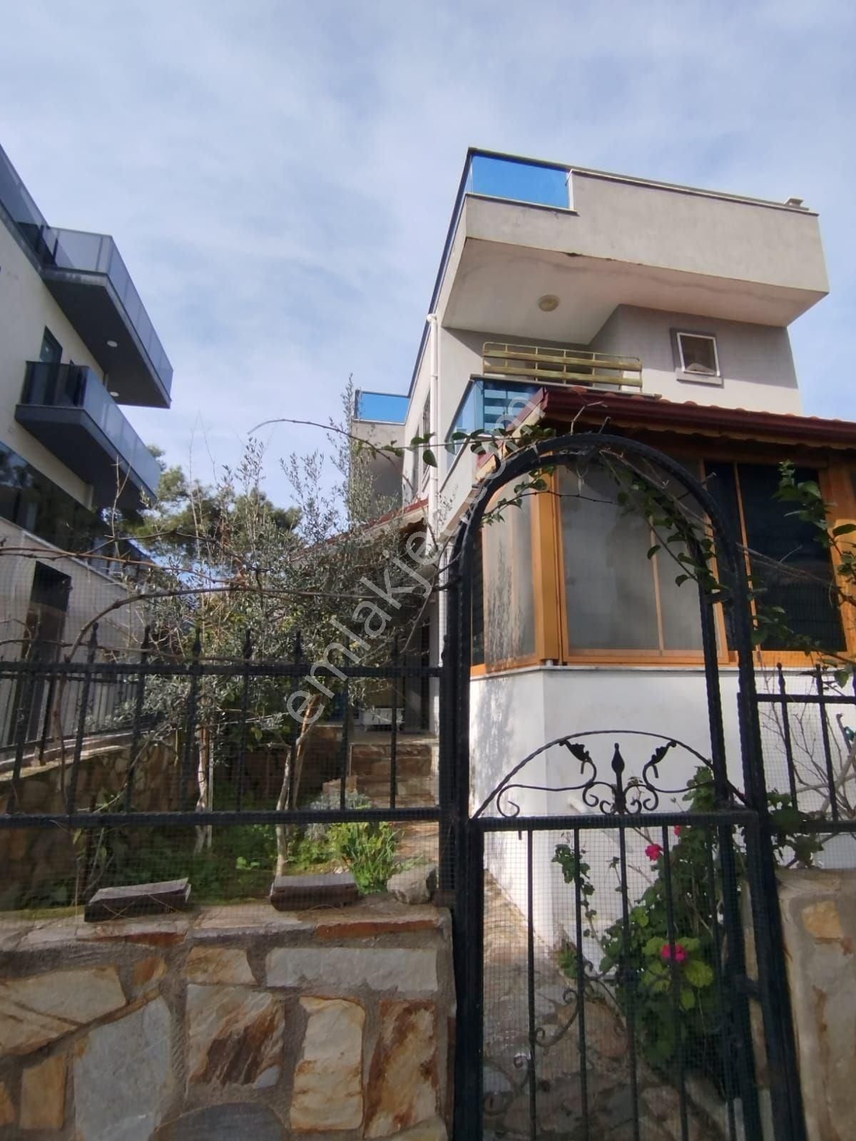 Kuşadası Soğucak Satılık Villa Kuşadası Soğucak Ta Denize Yakın Doğa İçinde Müstakil Villa