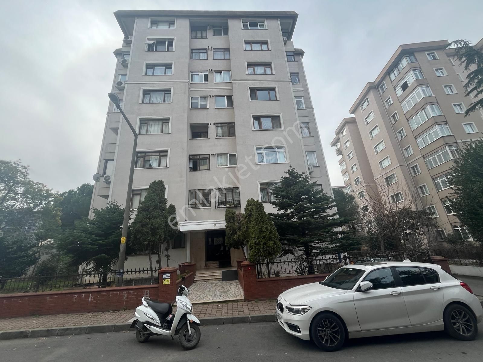 Kadıköy Kozyatağı Satılık Daire Oben'den Yatırımlık Kozyatağı'nda 125 M2 Satılık 3+1 Boş Daire