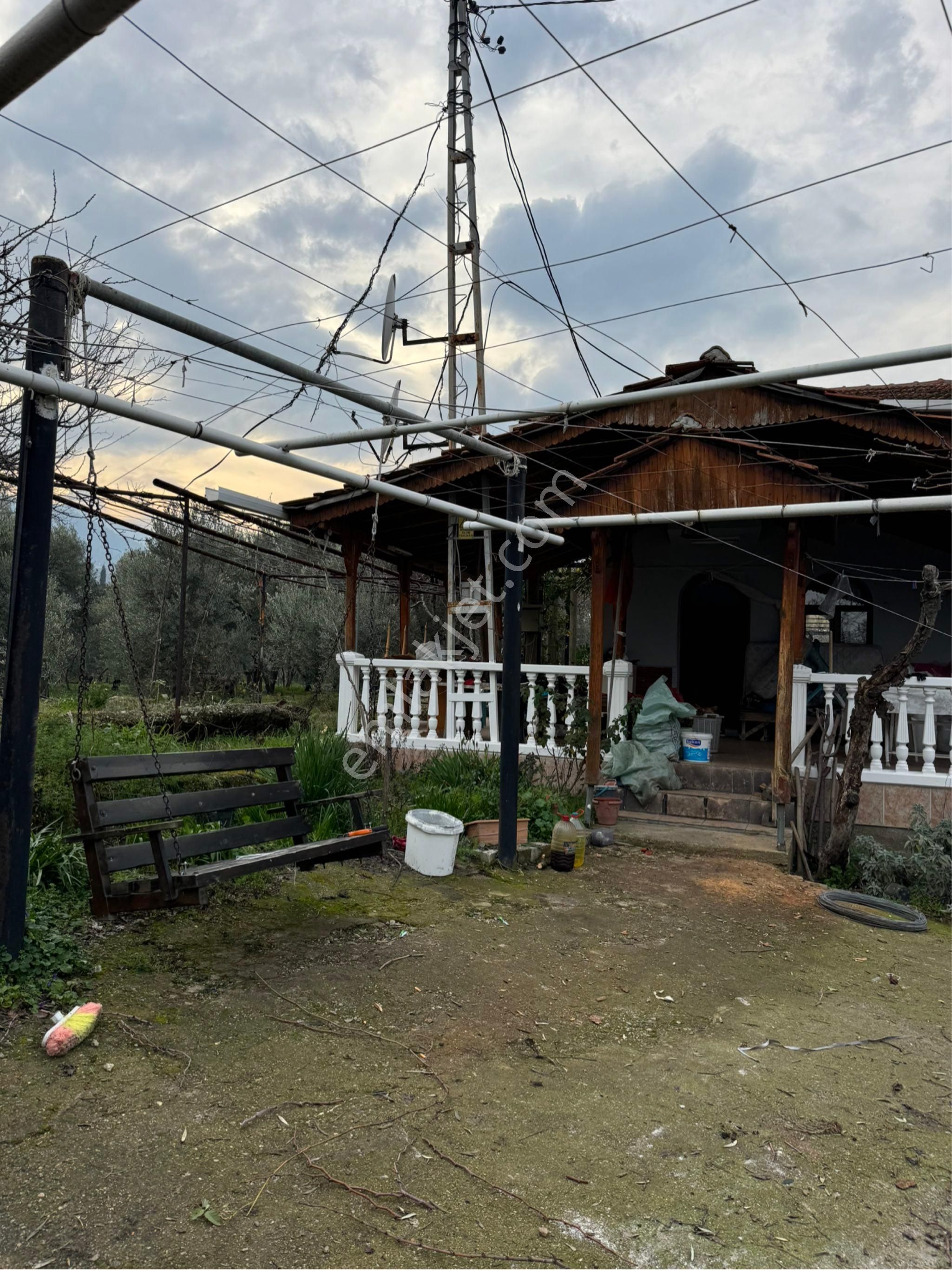 İzmir Kemalpaşa Satılık Bağ & Bahçe Kemalpaşa Yiğitlerde İçerisinde Villa Olan Bahçe