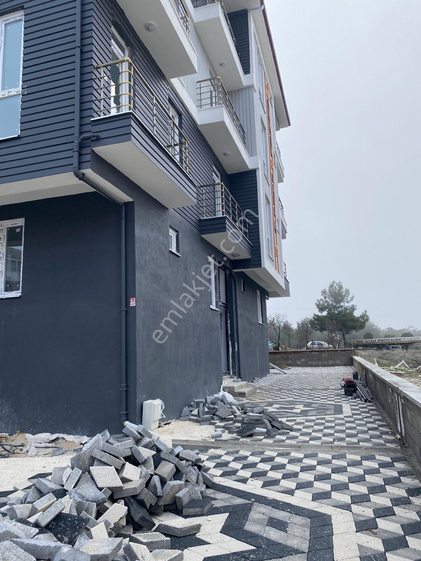 Burdur Merkez Emek Satılık Daire Burkent Mevkii Satılık 1+1 50m2 Sıfır Daire İskanlı Yüksek Giriş