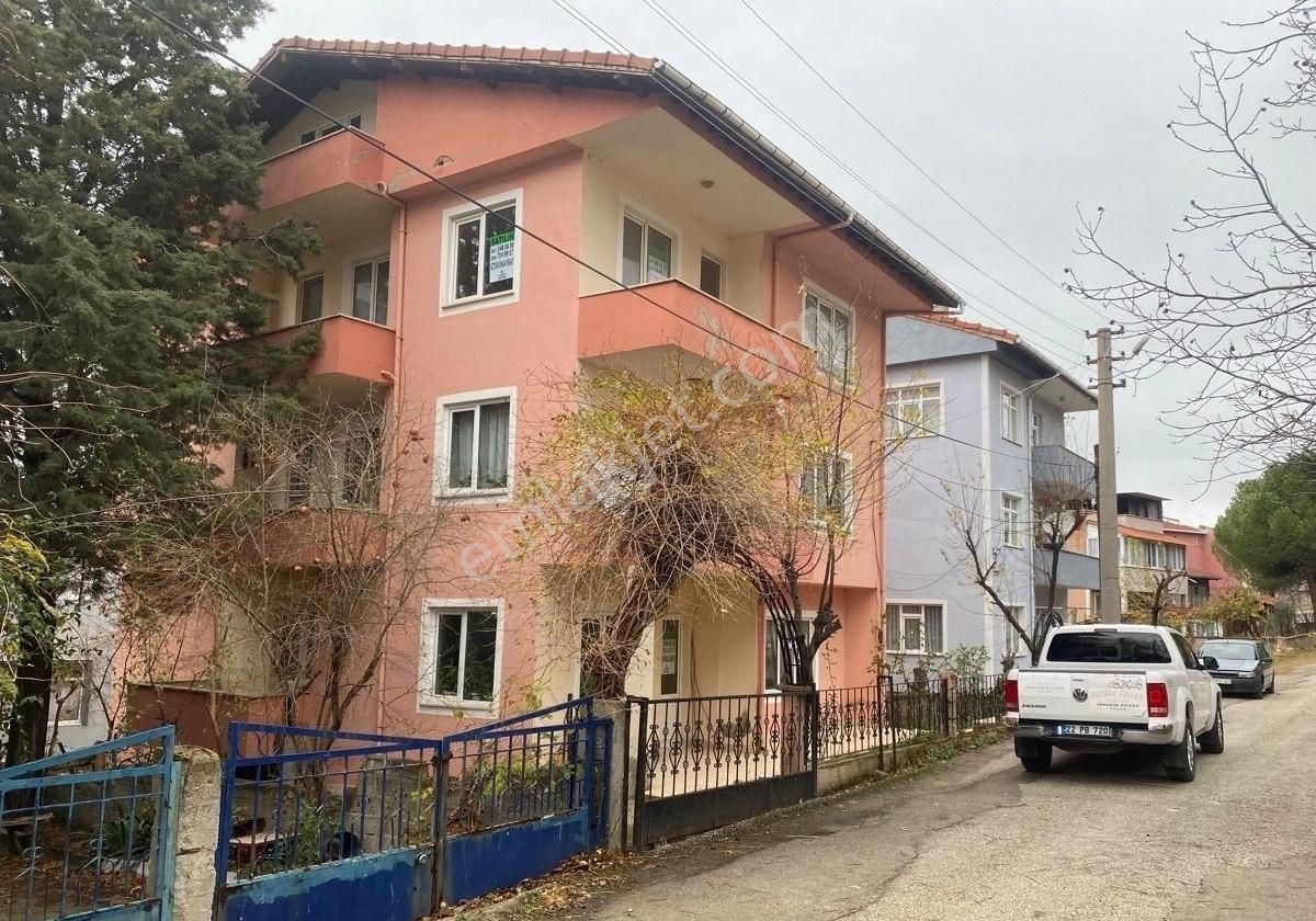 Keşan Aşağı Zaferiye Satılık Müstakil Ev Aşağı Zaferiye Mahallesi Müstakil 3 Katlı Ve Teraslı Toplam 4 Kat Resimlerde De Gözüküyor