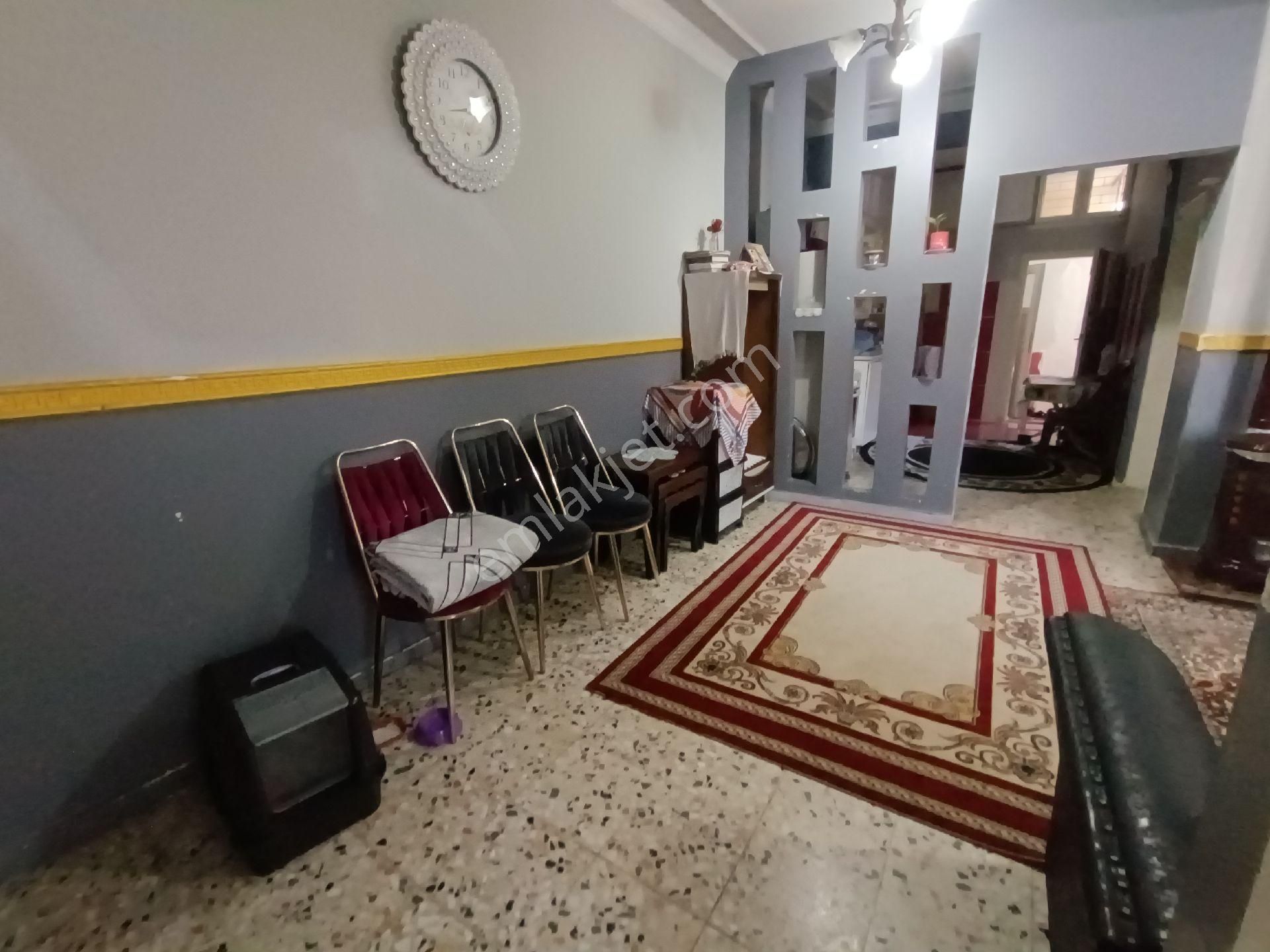 Gülpınar Mah.sağlık Ocağı Civarı 2/katlı 2+1 Komple Satılık Müstakil Ev - Görsel 4