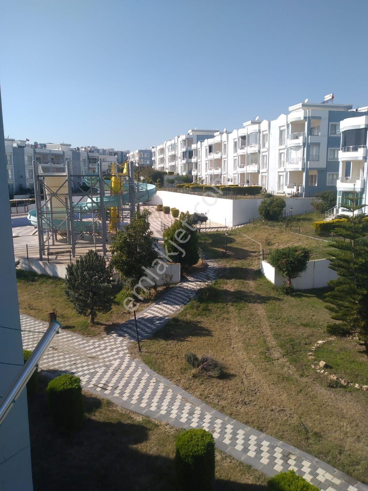 Karataş Bahçe Satılık Daire Site İçinde Havuzlu Denizin Sahili Olan Satılık Daire