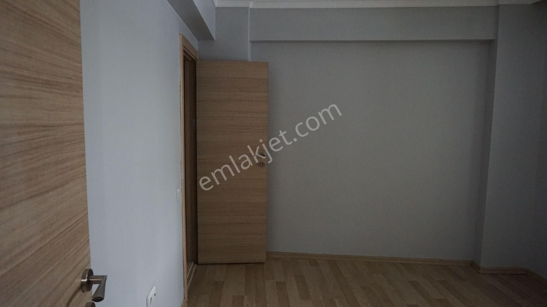 Bayraklı Gümüşpala Kiralık Daire Bayraklı Gümüşpalada Kiralık 3+1 Dogalgaz Ebeebyin Banyolu Daire