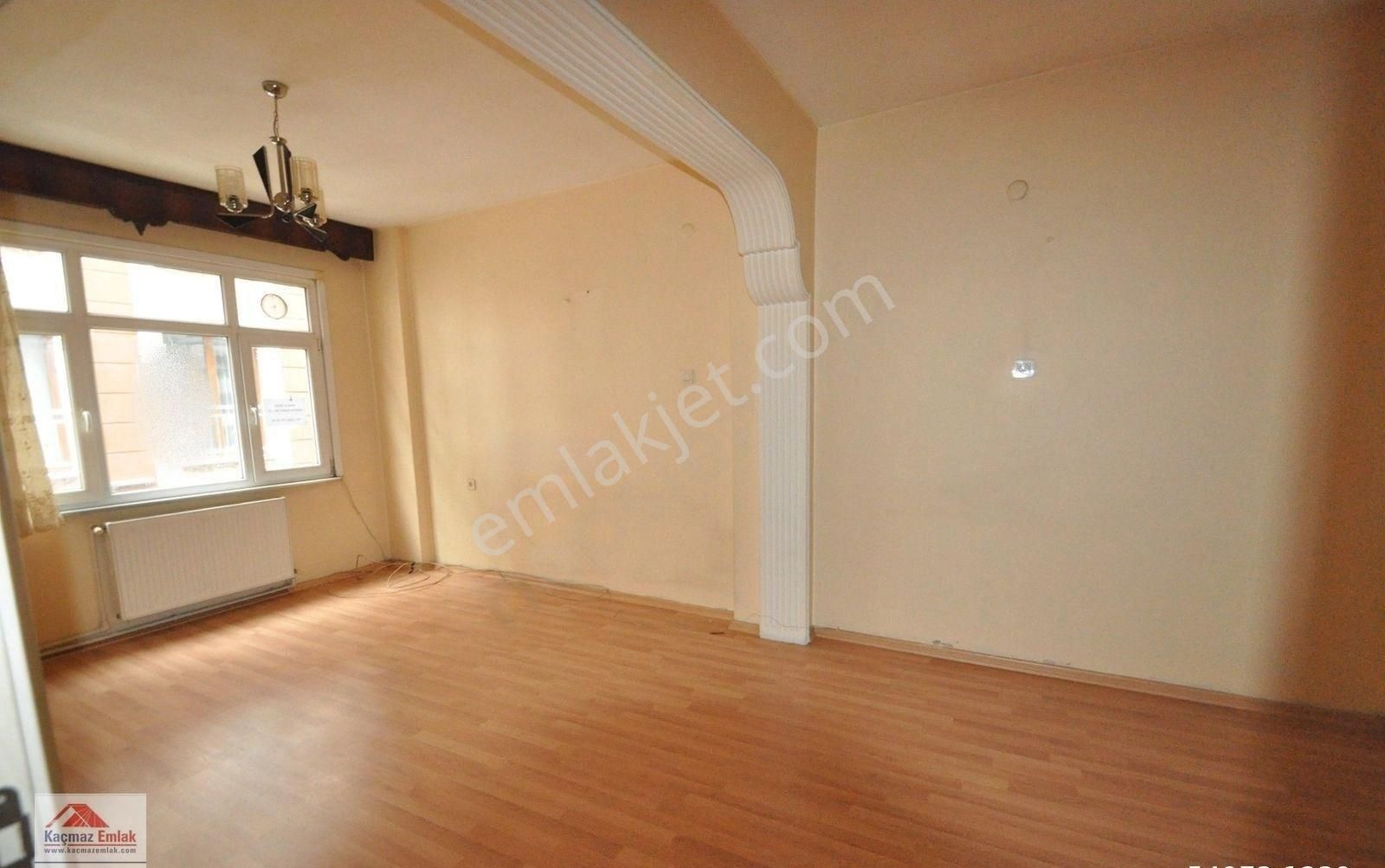 Bayrampaşa Muratpaşa Kiralık Daire Bayrampaşa Muratpaşa Kaçmaz'dan Kiralık 110m2 Arakat Geniş Balkonlu Daire