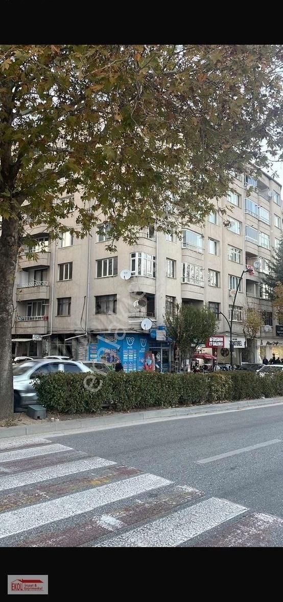 Uşak Merkez Ünalan Satılık Daire Satılık Daire 150 M2 3+1 Doğalgazlı Ünalan Mah Stadyum Karşısı