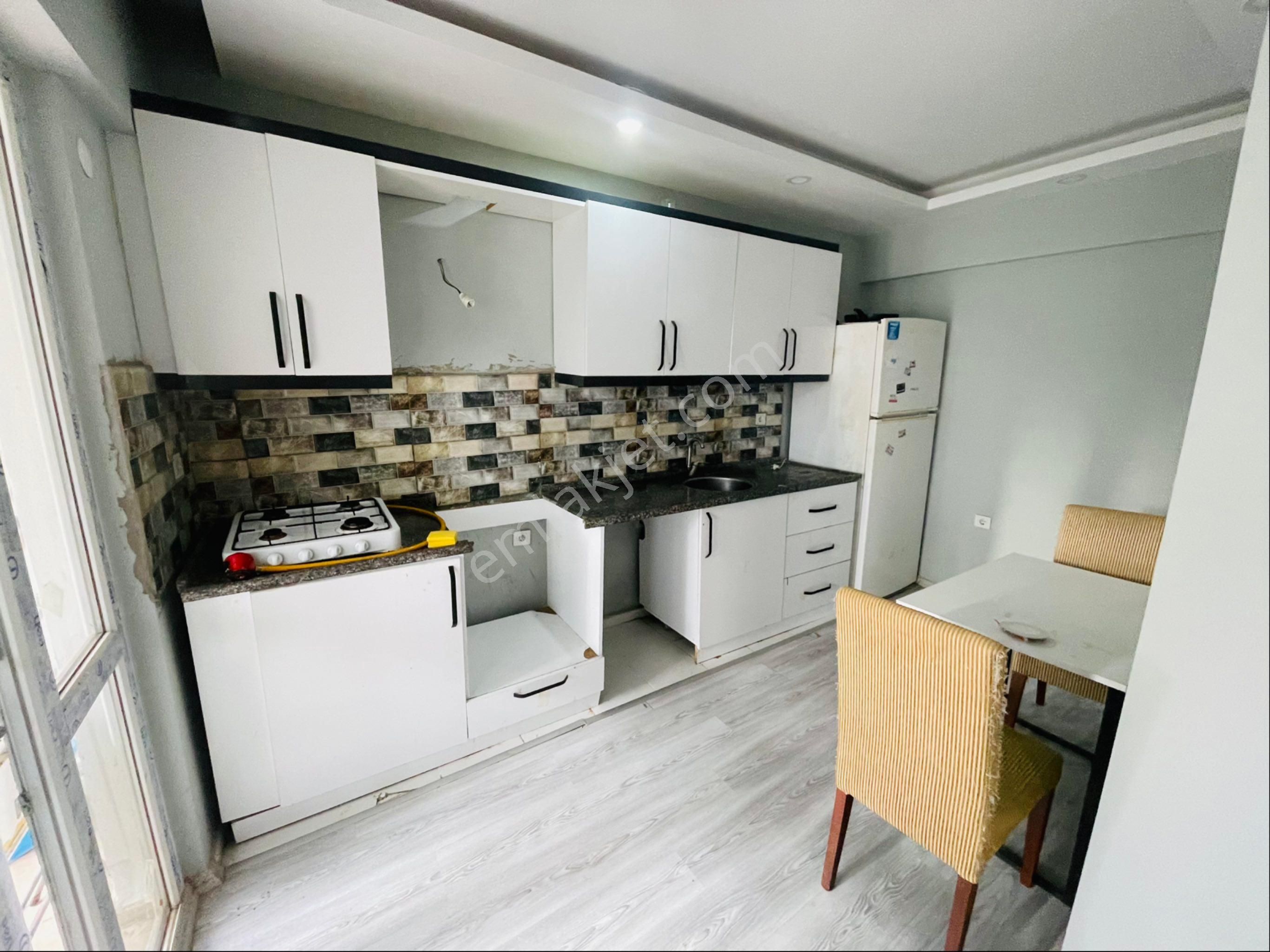 Kuşadası Değirmendere Satılık Daire Uydukent Sitesi 2+1 Masrafsız Daire