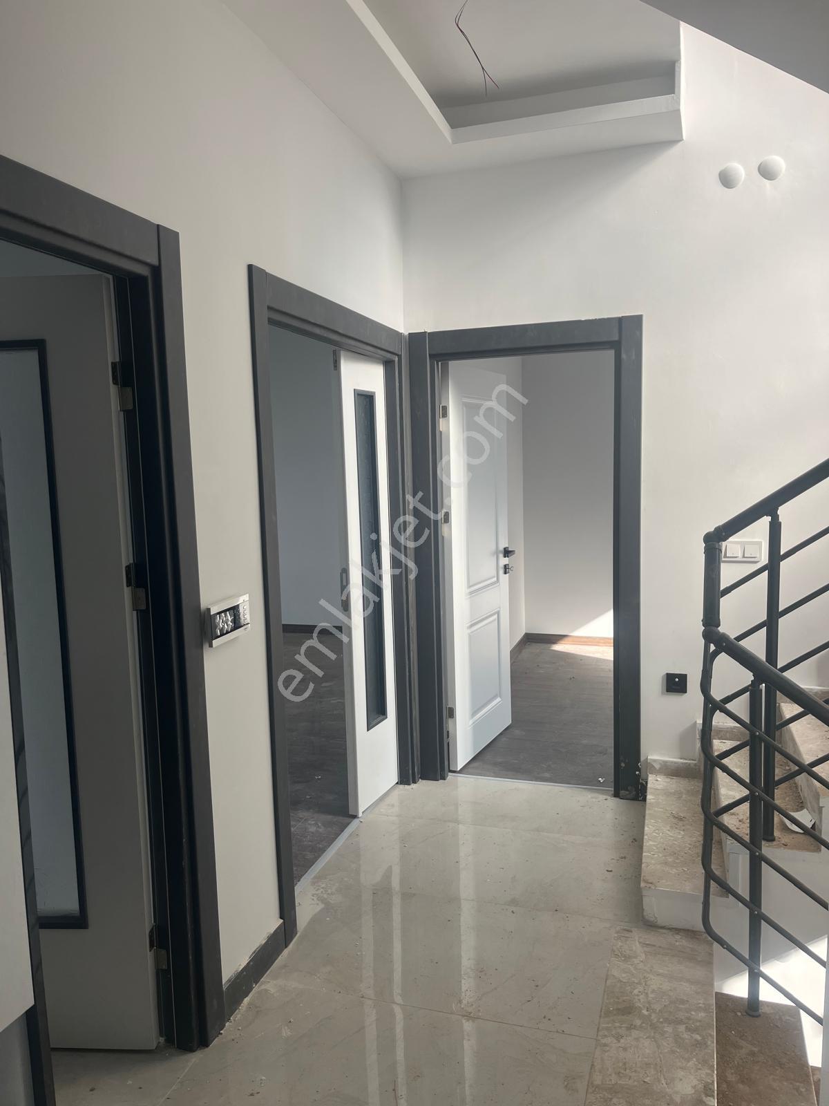 Uzmanlardan Geniş Ailelere Uygun Full Yapılı 4+1 İskanlı Satılık Villa - Görsel 12