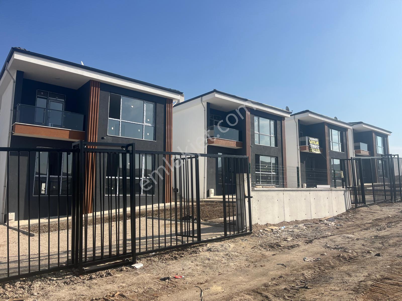 Uzmanlar Dan Ayyıldız Mahallesinde Lüks Yapılı İskanlı 4+1 Villa,,,,, - Görsel 17