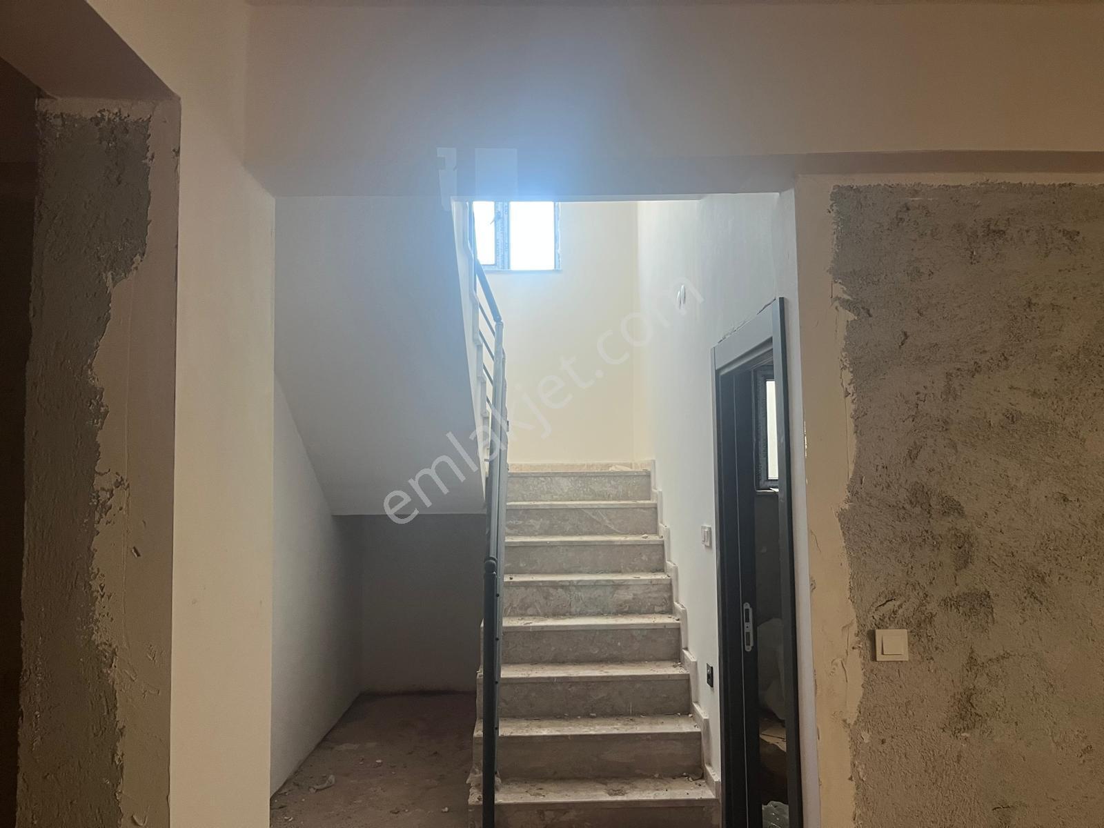 Uzmanlar Dan Ayyıldız Mahallesinde Lüks Yapılı İskanlı 4+1 Villa,,,,, - Görsel 9