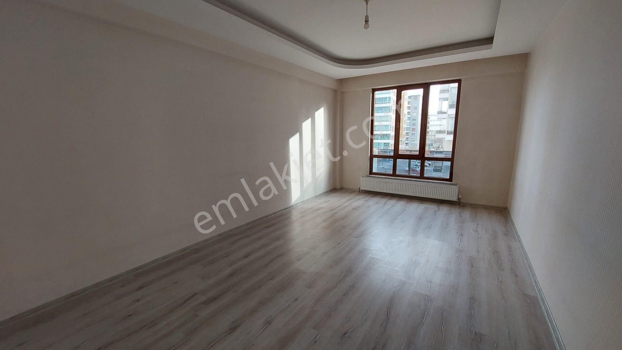 Konya Selçuklu Havalimanına Yakın Kiralık Daire Şefikcan Cd Üzerinde İçerisi Full Yapılı 3+1 Ara Kat Kiralık Daire