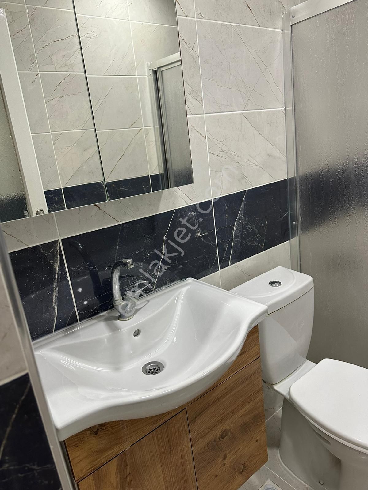 Hatay İskenderun Jakuzili Günlük Kiralık Daire Merkezde Sahile 1.dk. Mesafe Hasarsız Raporlu 7/24 Konaklama Orjinal Fotograf.