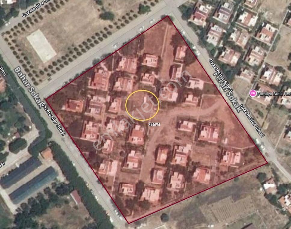 Dikili Salihler Satılık Villa İmarlı Turhan'dan Gazeteciler Sitesinin En Ön Parselinde Satılık Villa Arsası