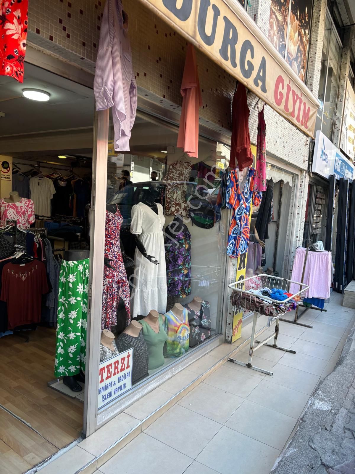 Karabağlar Esenlik Satılık Dükkan & Mağaza Yeşilyurt Polat Caddesi Üzerinde 76 M2 Satılık Dükkan