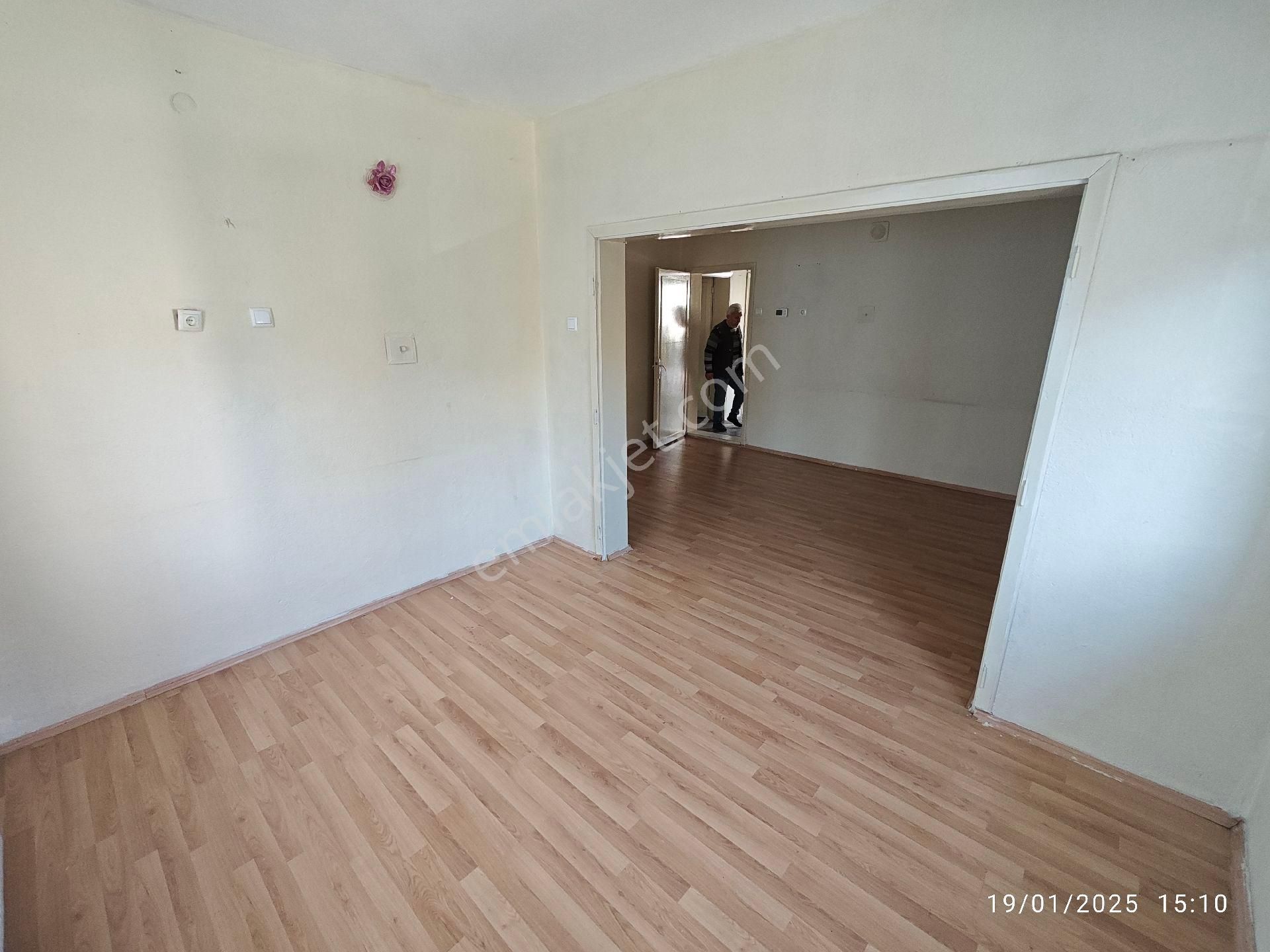 Sarayaltı'nda Çift Cephe Satılık Müstakil 2 Katlı Ev - Görsel 26