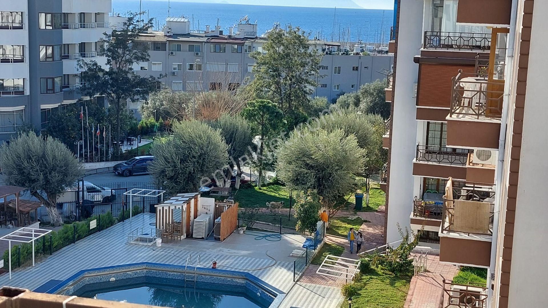 Kuşadası Türkmen Kiralık Daire Kuşadası Marina'da Deniz Havuz Manzaralı 2+1 Kiralık Daire