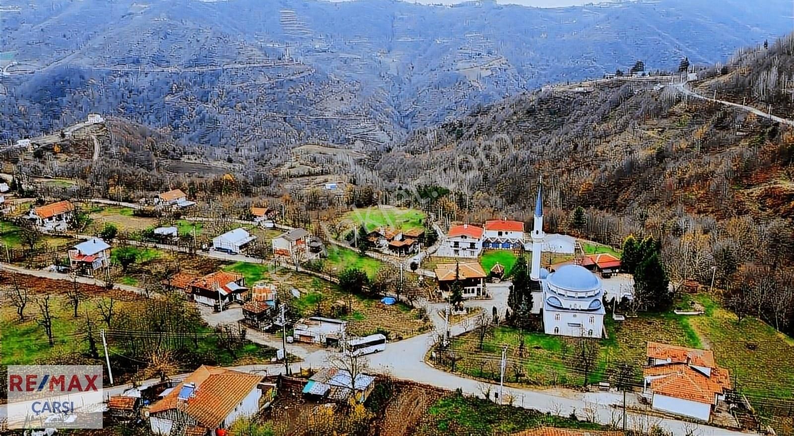 Başiskele Servetiye Cami Satılık Konut İmarlı Remax Çarşı'dan Servetiye Camii'de Villa Arsası