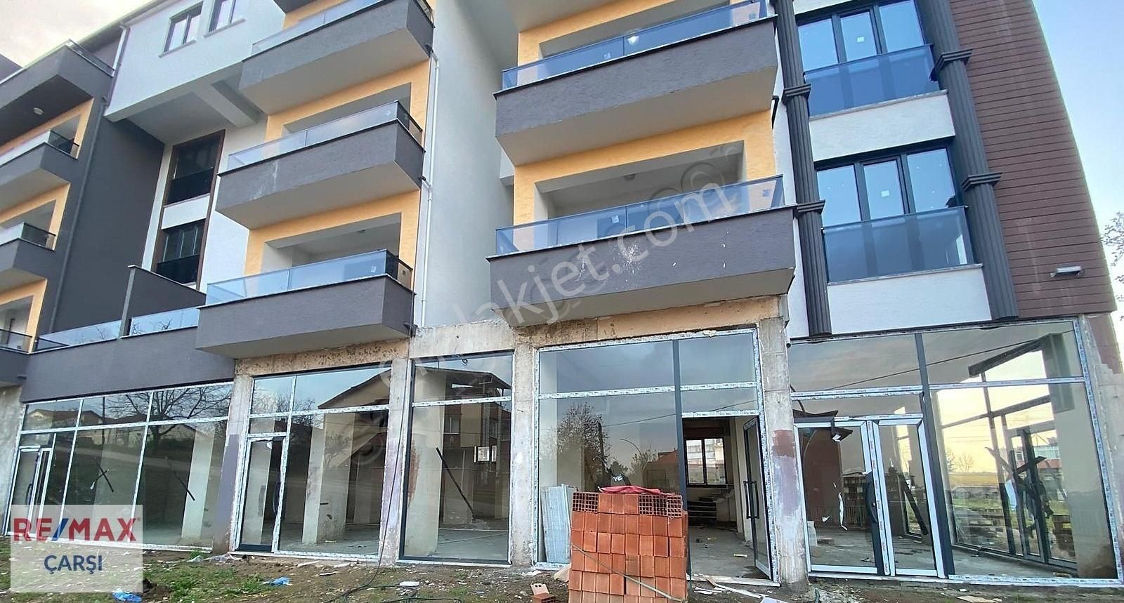 Başiskele Fatih Kiralık Dükkan & Mağaza Remax Çarşı'dan Başiskele Fatih'te 860m2 Dubleks Kiralık Dükkan