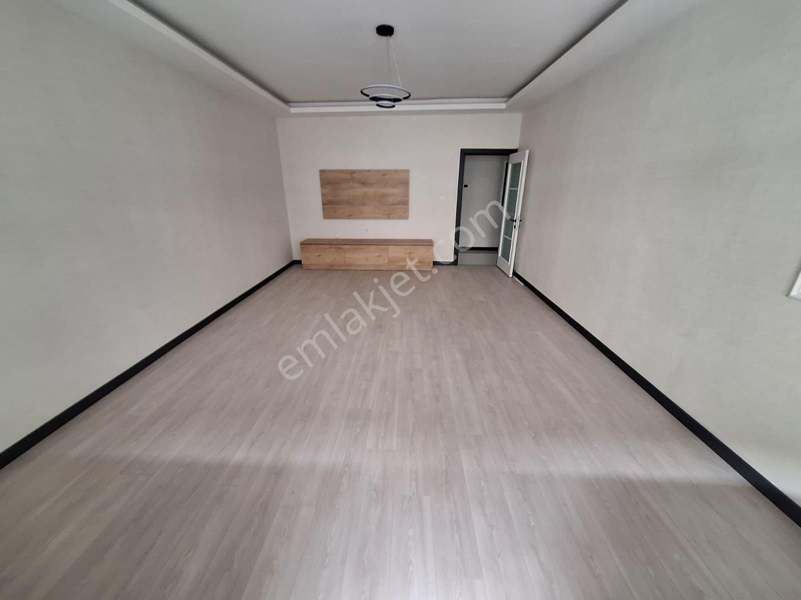 Nisan :: Ankara, Keçiören, Aşağıeğlence Mahallesinde Ful Yapılı 3+1 Asansörlü