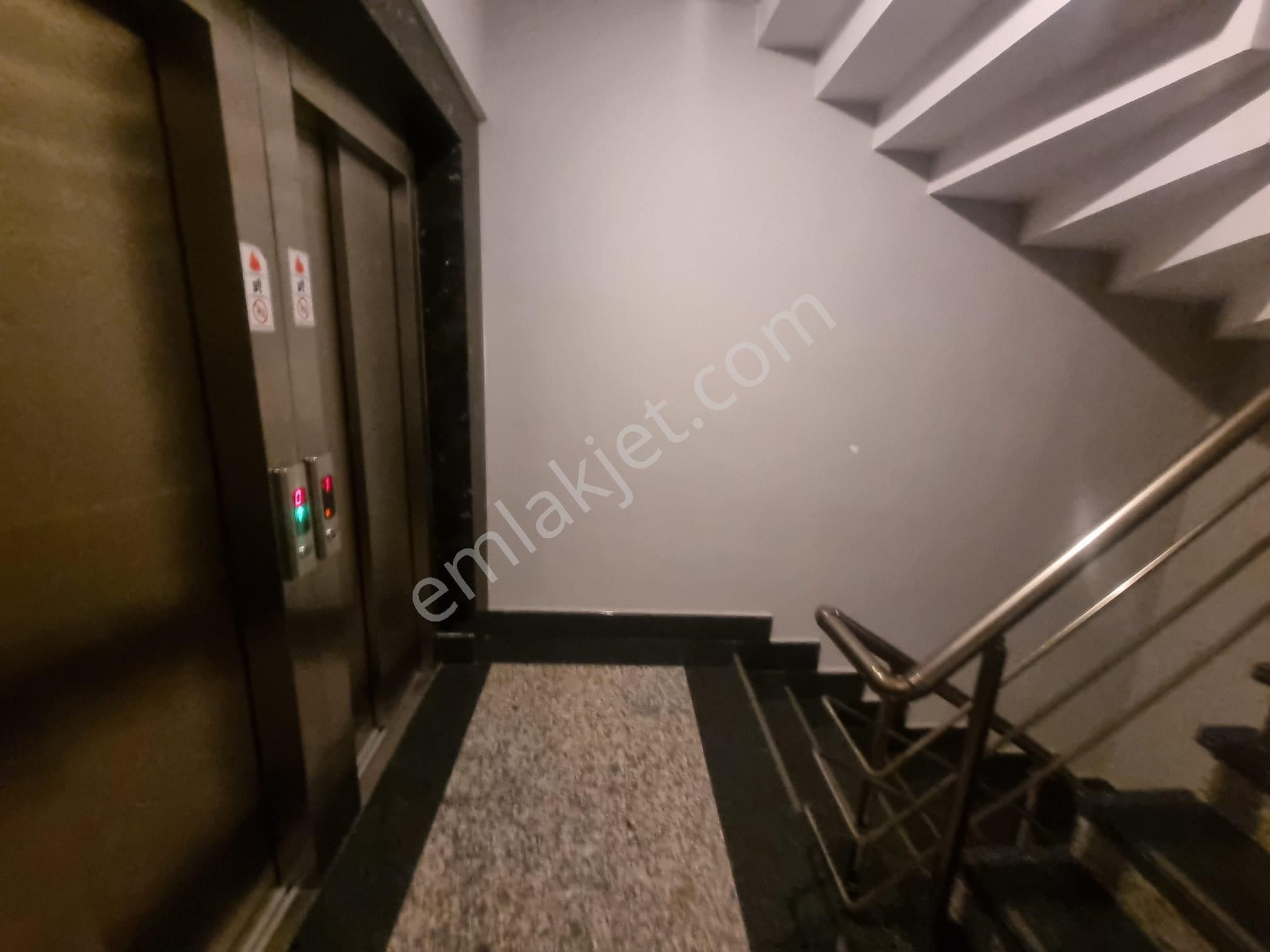 Zekeriyaköy Aktiviteli Havuzlı Yeni Sitede 3+1 Kış Bahçeli Daire - Görsel 24