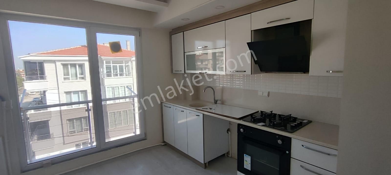 Afyonkarahisar Merkez Fatih Kiralık Daire Afyon Tezcan Emlaktan Fatih Mahallesinde Geniş 2+1 Daire