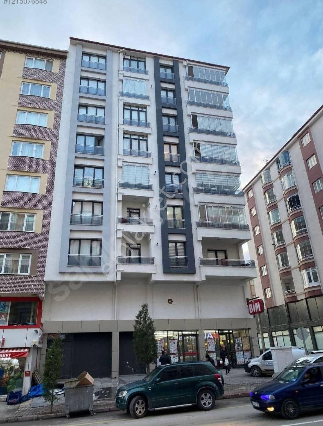 Niğde Merkez Selçuk Satılık Daire Niğde Merkez Selçuk Mah. Selçuklu Caddesi Bim Market Üzeri Cadde Cepheli Satılık Daire