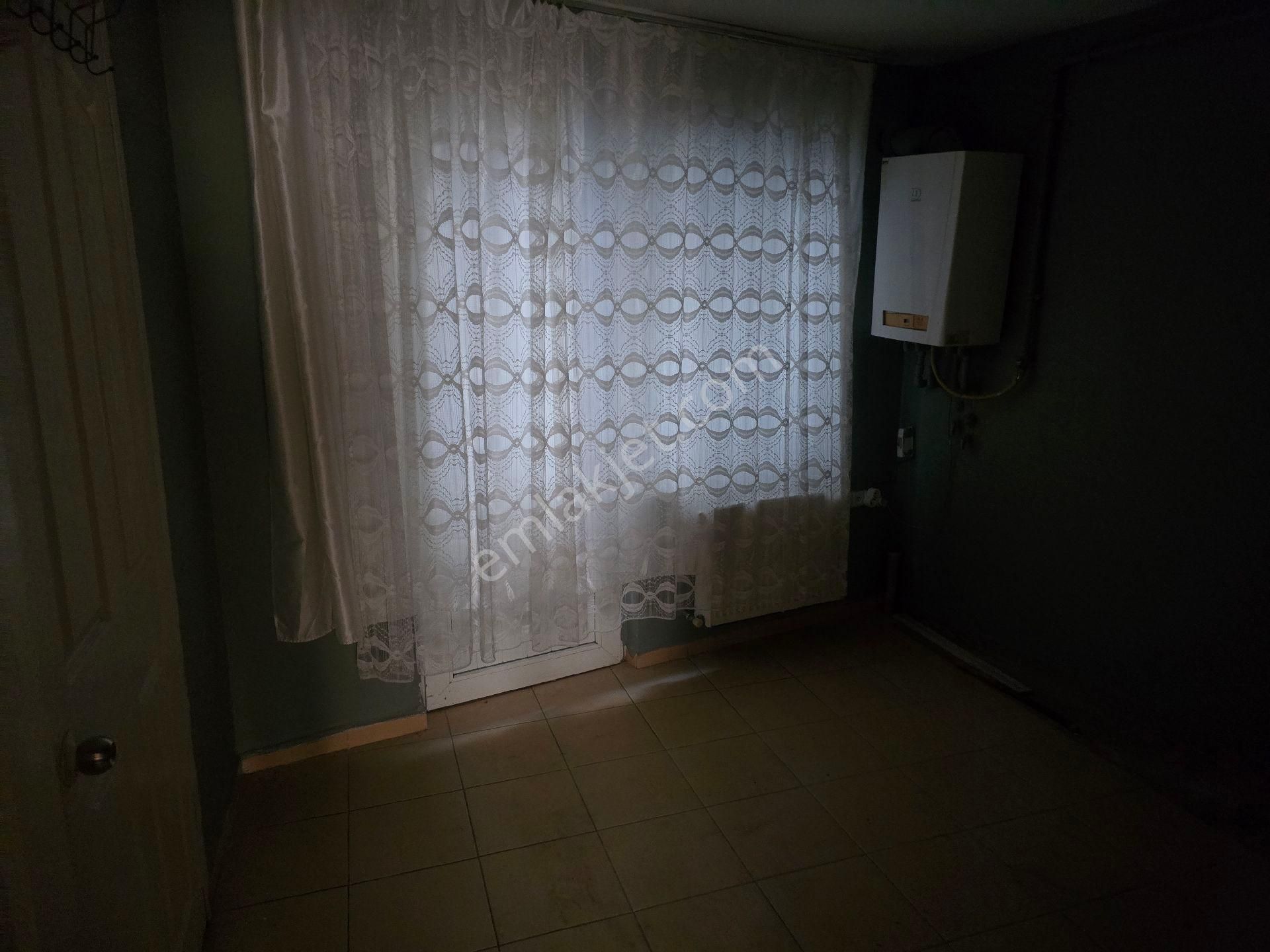 İskeleye Barlar Sokağına 50 Metre Mesafede 2. Kat Hariç Komple Satılık Bina - Görsel 17